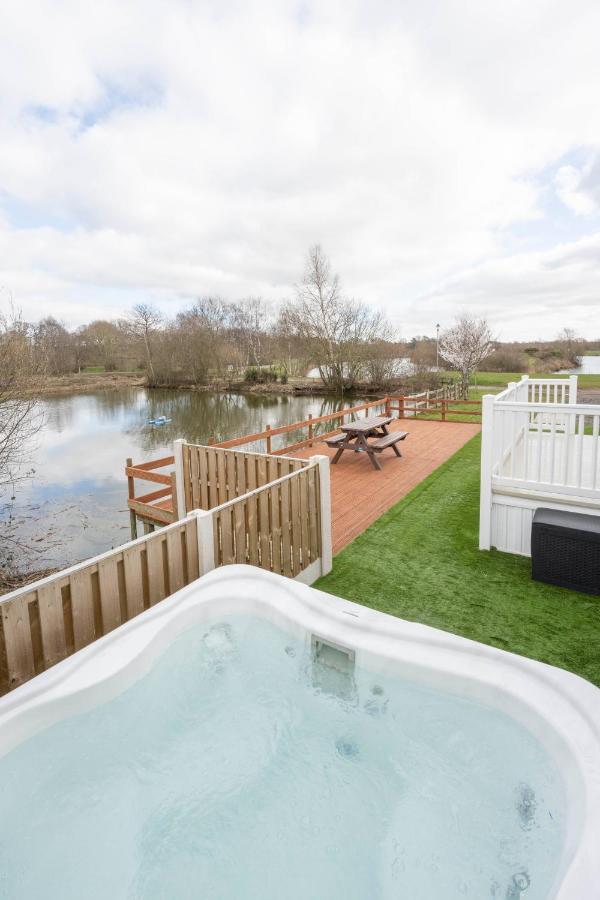 Hallcroft Fishery And Holiday Park Retford Kültér fotó