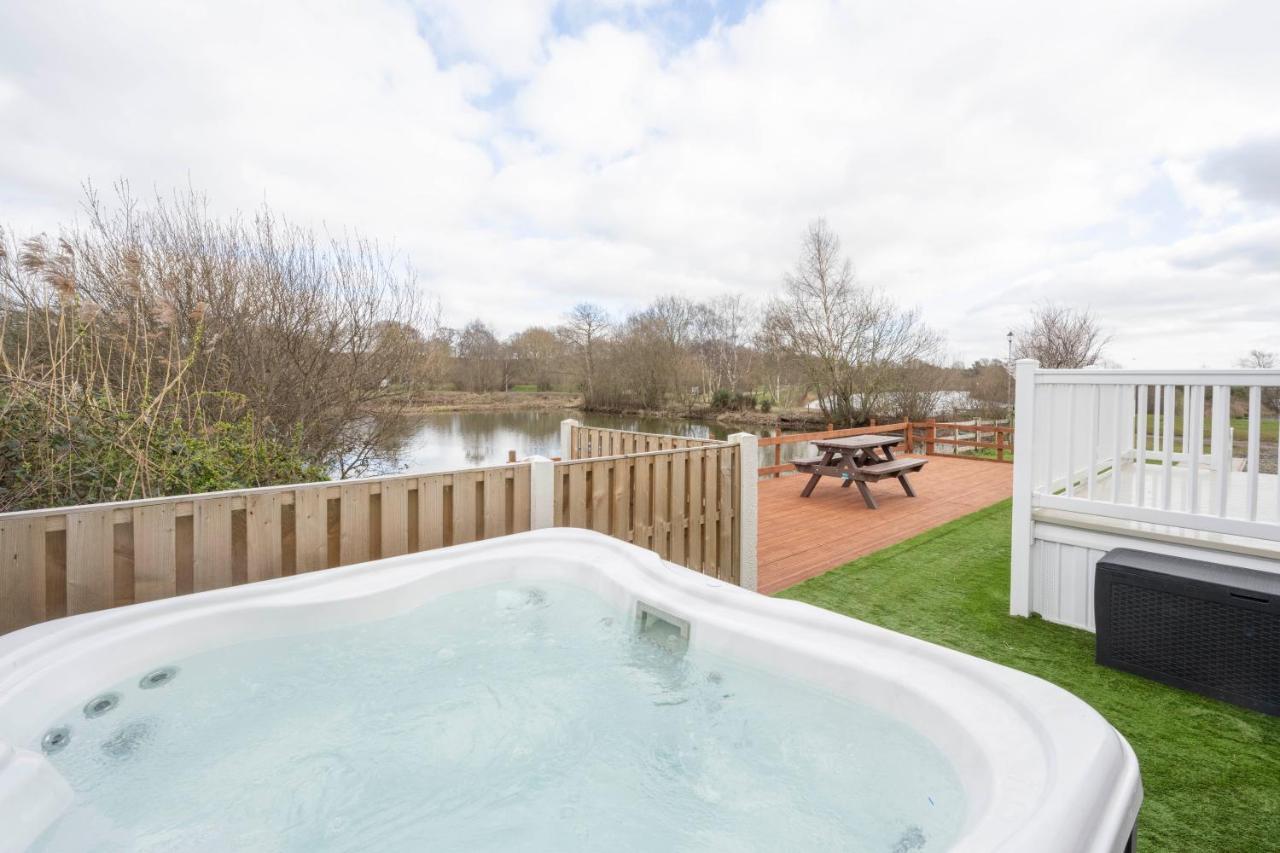 Hallcroft Fishery And Holiday Park Retford Kültér fotó