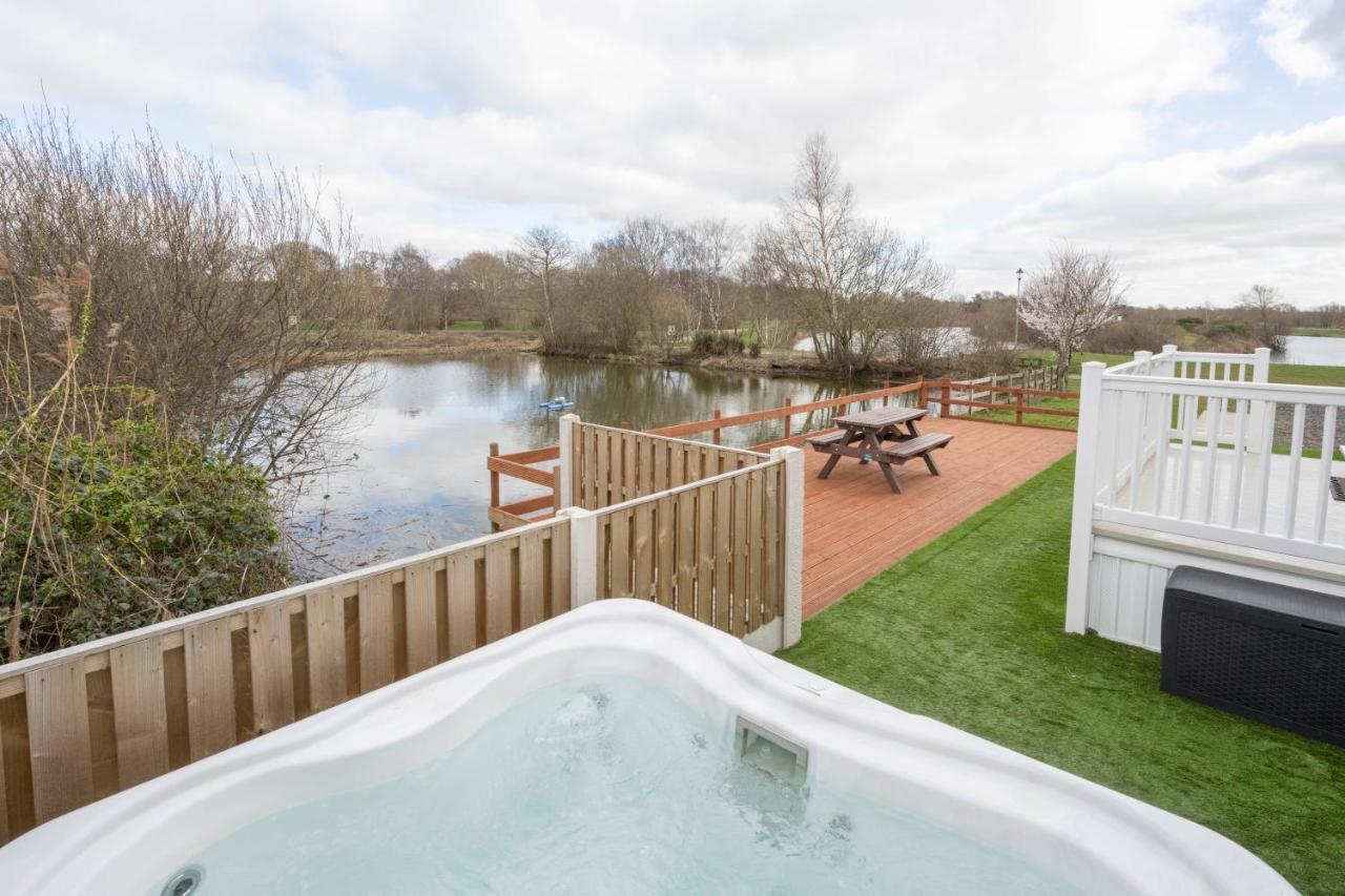 Hallcroft Fishery And Holiday Park Retford Kültér fotó