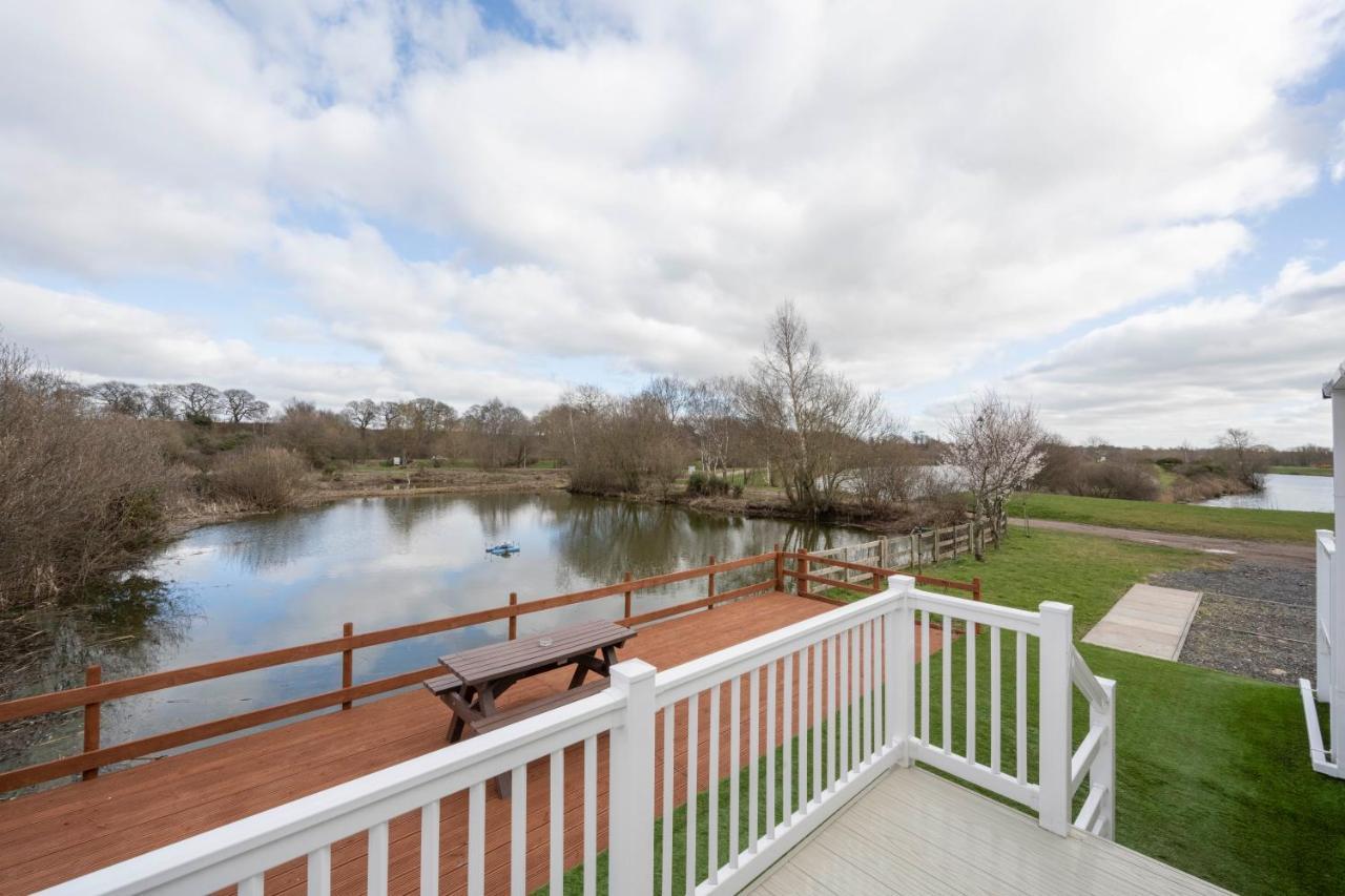 Hallcroft Fishery And Holiday Park Retford Kültér fotó